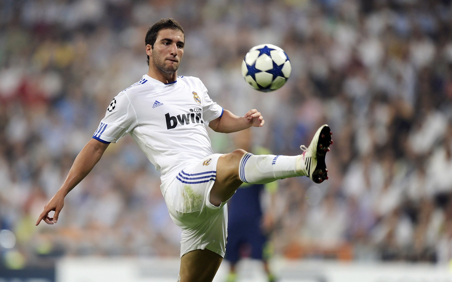 五大联赛是否通过中路传控制造更多反击起点，五大联赛实力分析